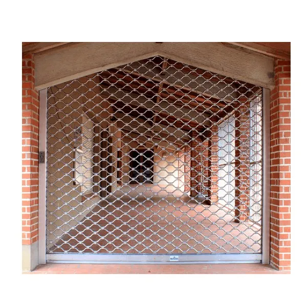 Rideaux métalliques de chez LA TOULOUSAINE